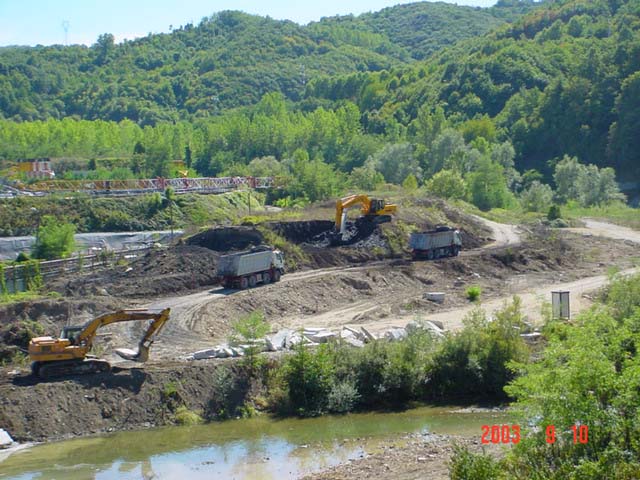 SISTEMAZIONE DI ARGINE FLUVIALE DOPO BONIFICA